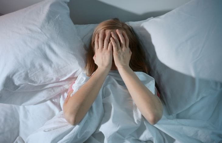 woan struggling to find sleep